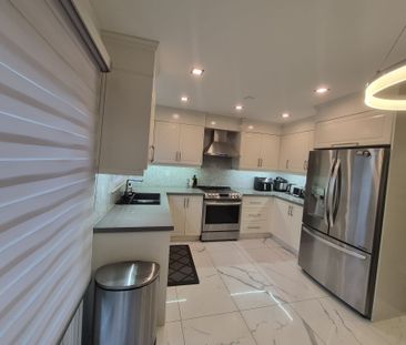 For Lease - 3020 Cedarglen Gate Unit# 33, Mississauga, Ontario - Photo 4