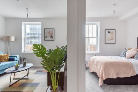 High Street - Photo 3