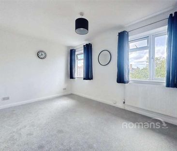 Fleet Road, Fleet, GU51 - Photo 5