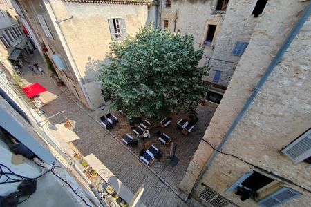 2P MEUBLÉ/ VENCE CITÉ HISTORIQUE - Photo 2