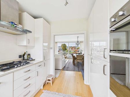 Dunstable House, Marlow, Buckinghamshire, SL7 - Photo 3