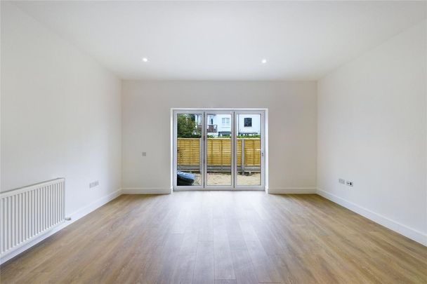 2 bedroom flat to rent - Photo 1