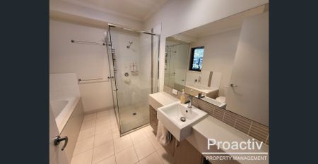 🏡 Modern Comfort Meets Effortless Style in Cheltenham - Photo 2