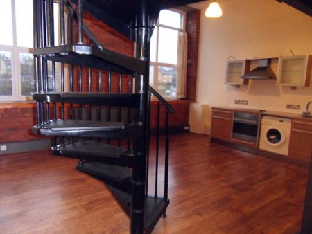 Sprinkwell, 1 Bradford Road, Dewsbury, West Yorkshire, WF13 - Photo 2