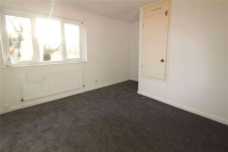 Derwent Close, Waterlooville, Hampshire, PO8 - Photo 5