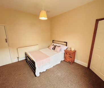 4 bedroom terraced house to rent - Photo 3