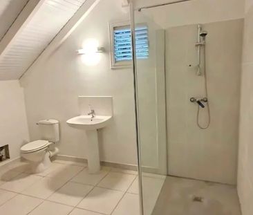Location Appartement 4 pièces 93 m2 à Saint-Joseph - Photo 2