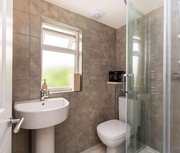 4 bedroom terraced house to rent - Photo 6