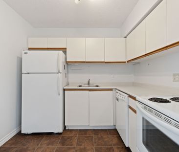 For Lease - 15 Jacksway Crescent Unit# 315, London North, Ontario - Photo 3