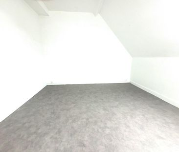 Location Appartement 2 pièces 65m² CROIX 59170 - Photo 5