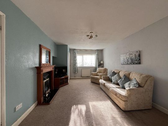 3 bedroom end of terrace house to rent - Photo 1