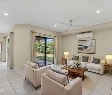 Fully Airconditioned - Two Living Areas - Side Access - Photo 2