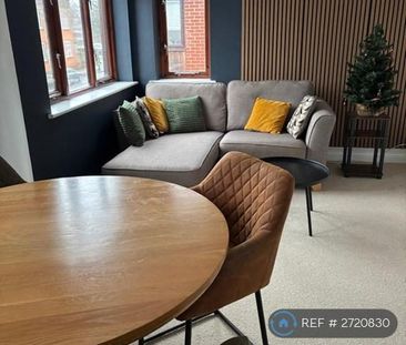 2 bedroom flat to rent - Photo 2