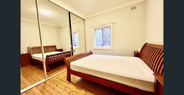 Furnished top floor 2 bedroom unit with polished boards**1st Open Inspection Wednesday from 5-5.15pm (No prior access)** - Photo 1