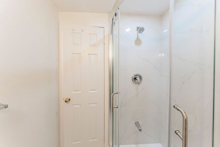 For Lease - 22 Hazelglen Court, Brampton, Ontario - Photo 2