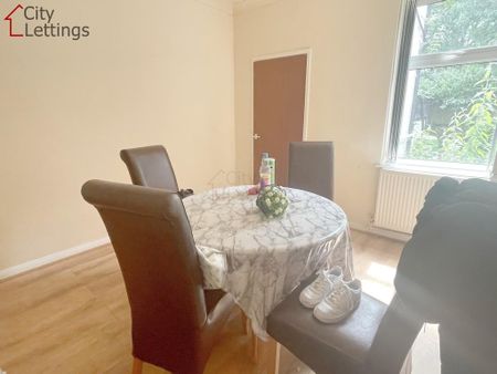 2 bedroom end of terrace house to rent - Photo 4