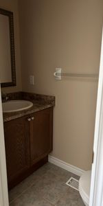 Burlington Downtown Townhome for Lease - Photo 4