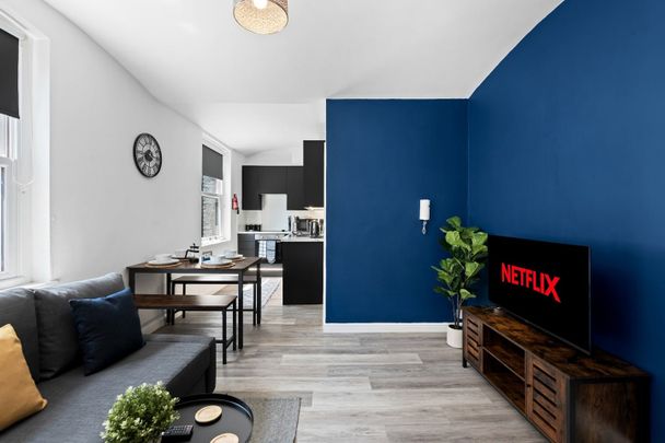 1 Bed Flat, Short Term Lets, BN1 - Photo 1