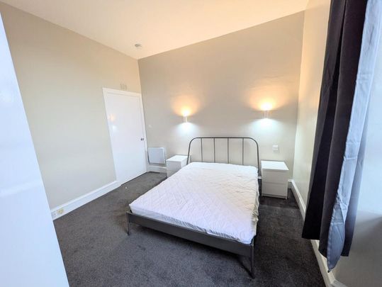 3 bedroom flat to rent - Photo 1