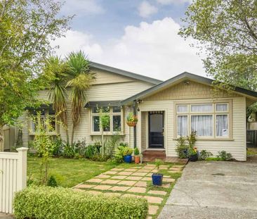 Charming 4BR 2 Bath Hokowhitu Home w/ Garden - Photo 1