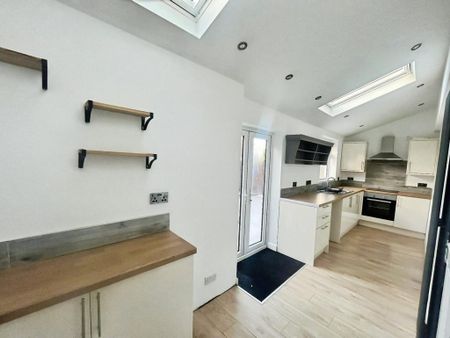 2 bedroom terraced house to rent - Photo 5