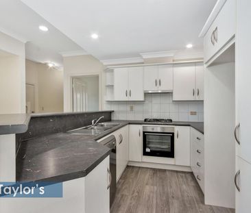 MODERN TOWNHOUSE WITH PARKLAND VIEWS & PRIME LOCATION - Photo 3