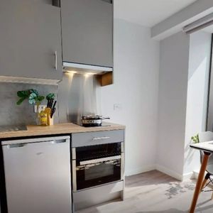 Studio Flat, Altus House, LS2 - Photo 2