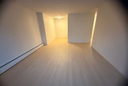 Fairview Court - Photo 3