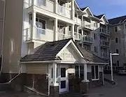 One Bedroom Apartment Plus Den with Underground Parking — 1 Bedroom Apartment - Photo 1