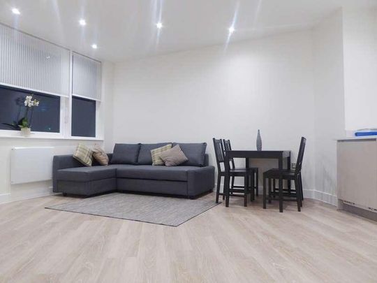 Kings Reach, Kings Road, Reading, RG1 - Photo 1