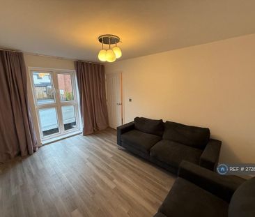 3 bedroom semi-detached house to rent - Photo 2