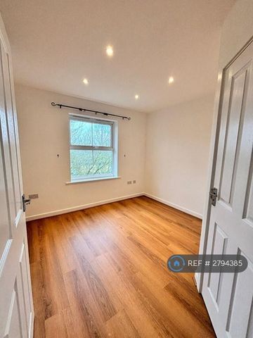 2 bedroom flat to rent - Photo 3