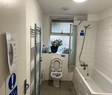 Room in a Shared House, Walerand Road, SE13 - Photo 5