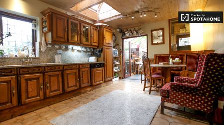 Quaint room for rent in 4-bedroom house, Rush, Dublin - Photo 5