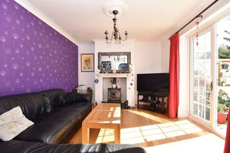 3 bedroom terraced house to rent - Photo 2