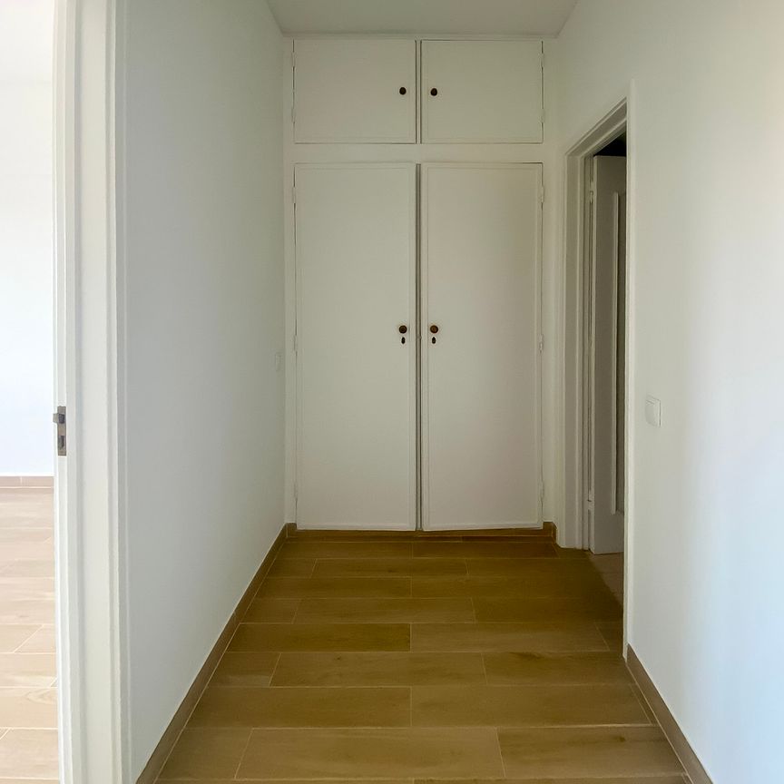 Spacious one-Bedroom unfurnished apartment in Bairro do Rosario, Cascais - Photo 1