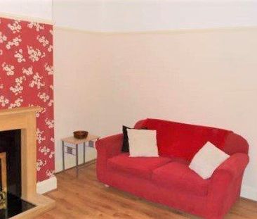 3 bedroom flat to rent - Photo 6
