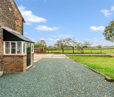 Newly renovated cottage with garden on the outskirts of Knutsford. ... - Photo 2