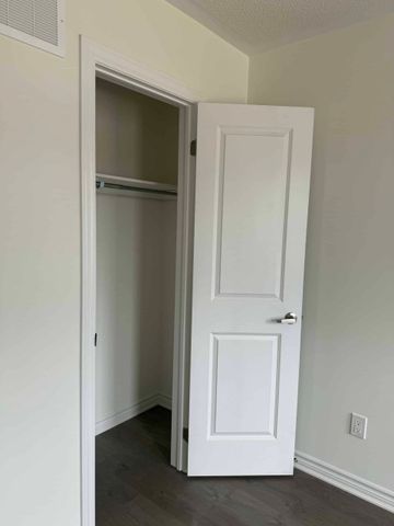 Three bedroom for rent in Thorold - Photo 5