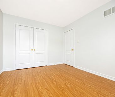 For Lease - 5554 Waterwind Crescent, Mississauga, Ontario - Photo 2