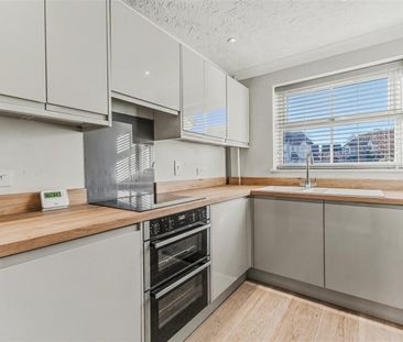 2 BED Semi-detached house To rent - Photo 3