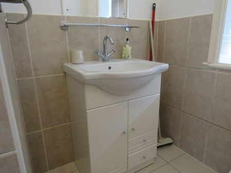 Garstang Road Flat, PRESTON, Lancashire PR2 8JS - Photo 3