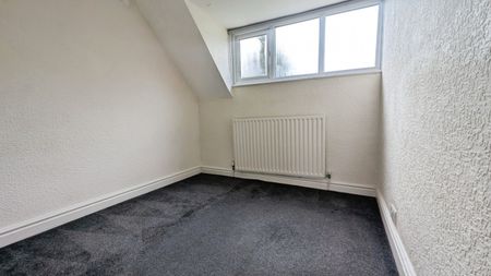 4 bedroom House To Let - Photo 3