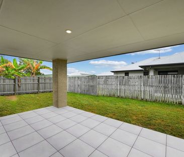 STUNNING FAMILY HOME IN MOUNT LOW! - Photo 1