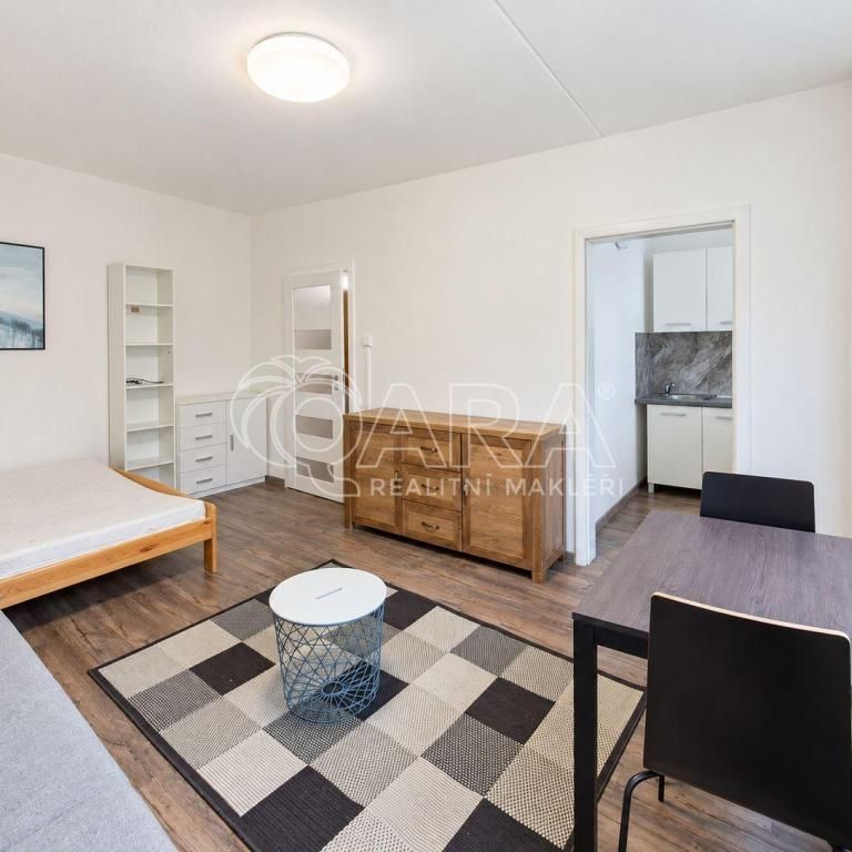 Pronájem bytu 1+kk 30 m2 - Photo 1