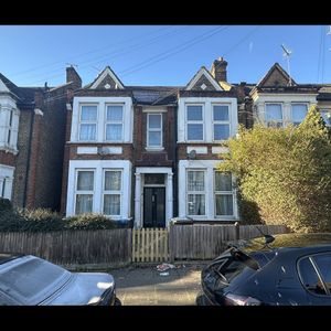 5 Bed Terraced House, Bramshill Road, NW10 - Photo 2