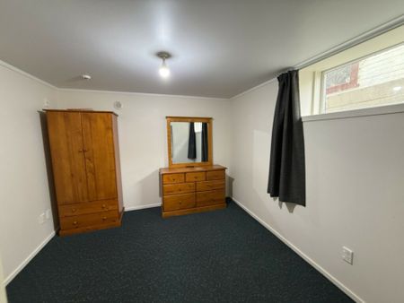 Tidy 2-Bedroom Apartment in Central Location - Photo 5