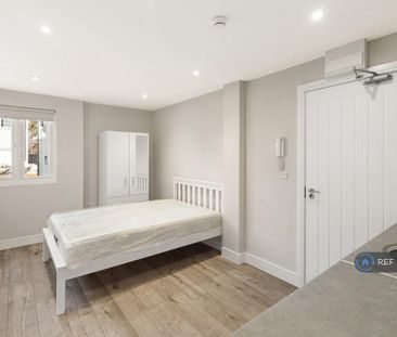 Studio to rent - Photo 6