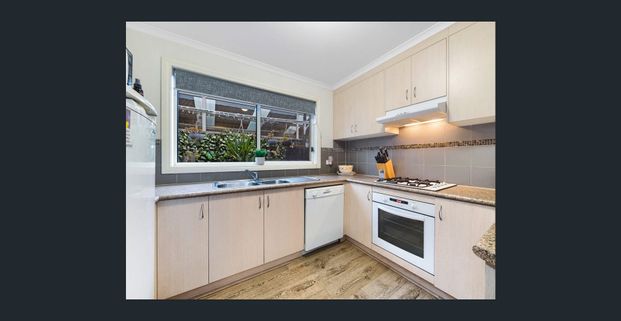 Modern Living in Cranbourne - Photo 1