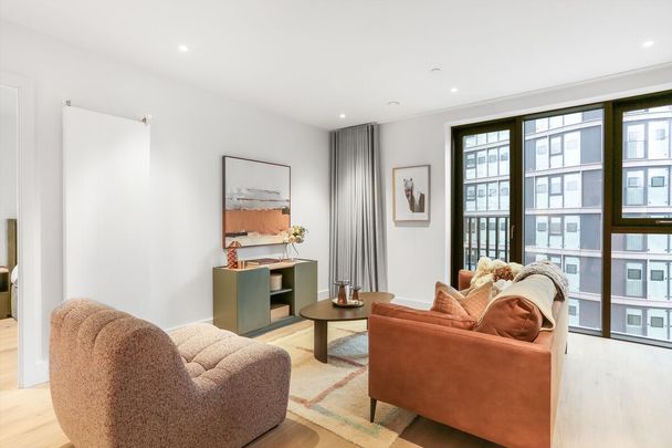 Live at Vertus’ newest Canary Wharf address: spacious, fully furnished 1-bed apartments with a gym, reformer Pilates studio, co-working spaces and lounges for modern living. - Photo 1